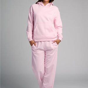 Comfrt Powder Pink light Weight Set- Size Large Unisex and Med Unisex